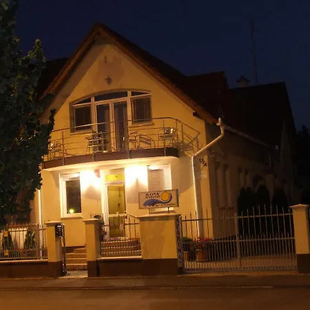 Ilona Apartman *